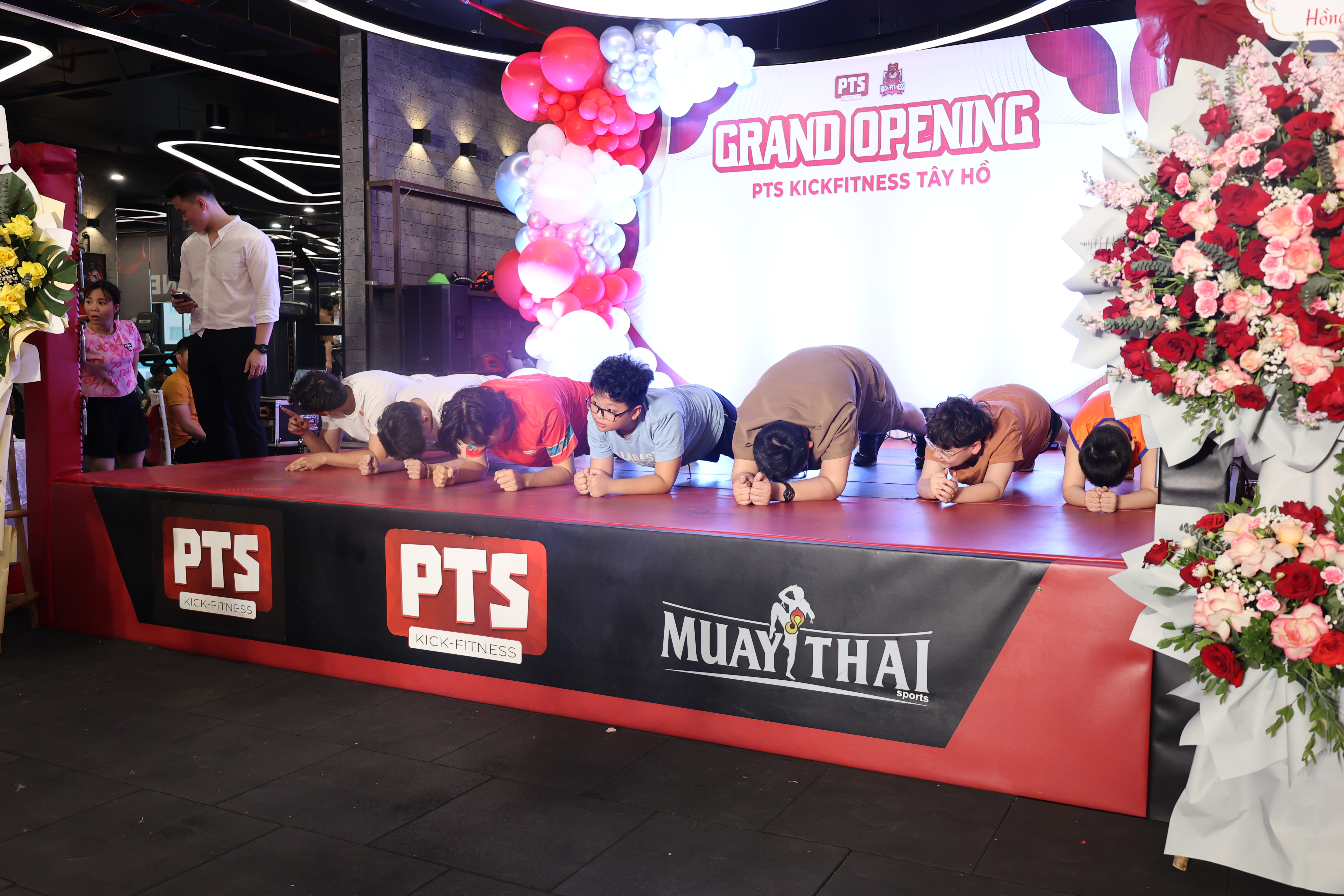 Khai Trương PTS Kick Fitness
